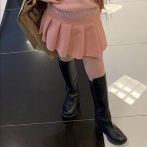 Stuart Weitzman toddler boots sz. US9 euro 26